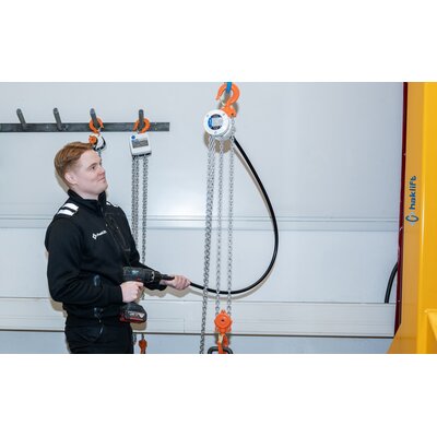 Multi driven hoist